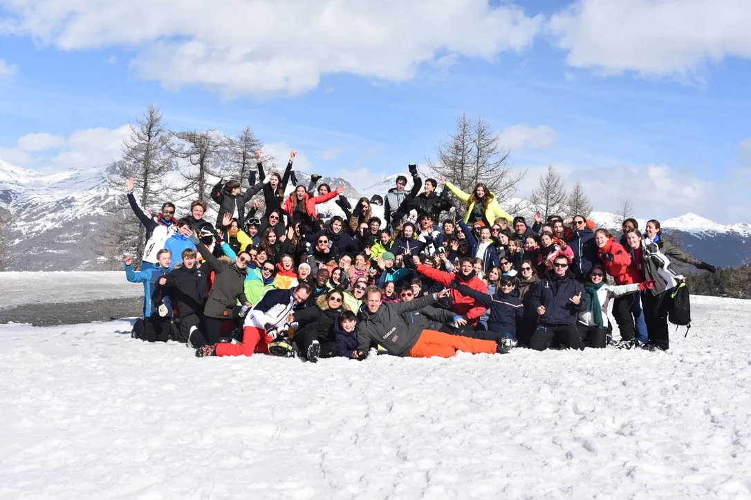 Les jeunes du camp SkiSpi réunis sur les pistes de Serre-Chevalier
